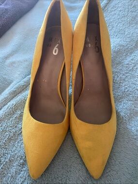 Mix No. 6 Yellow Suede Pointed-Toe Pumps